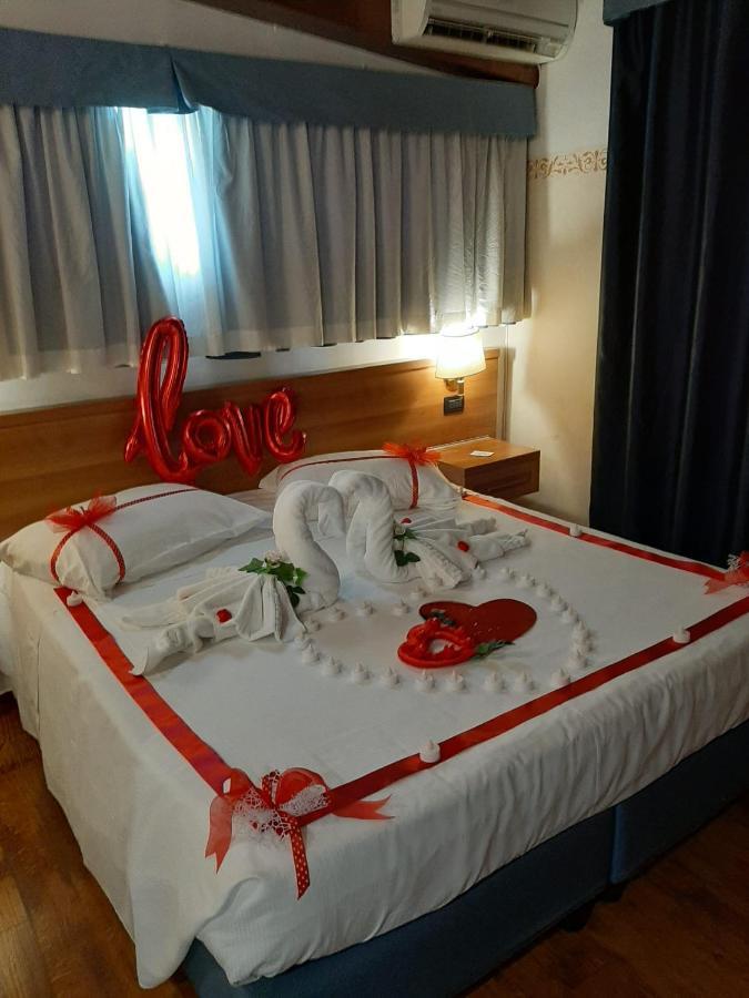 Hotel Aurora Wellness & Spa Тиволи-Терме Экстерьер фото